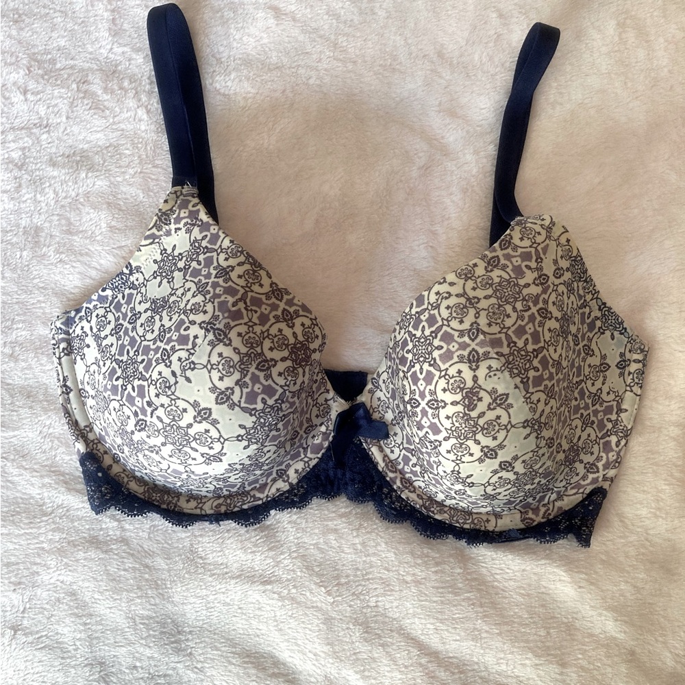 Adore Me Bra - 32DD